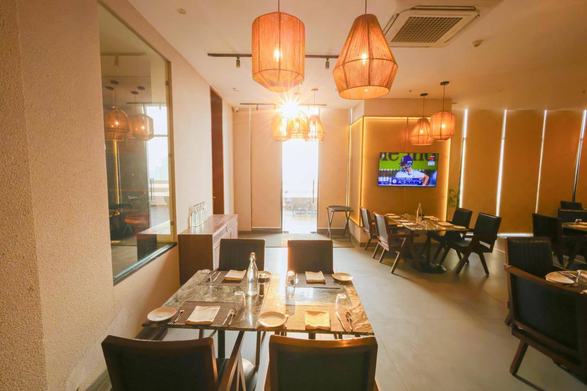 Rhythm Gurugram Hotel & Suites, Sohna Road Gurgaon Exterior foto
