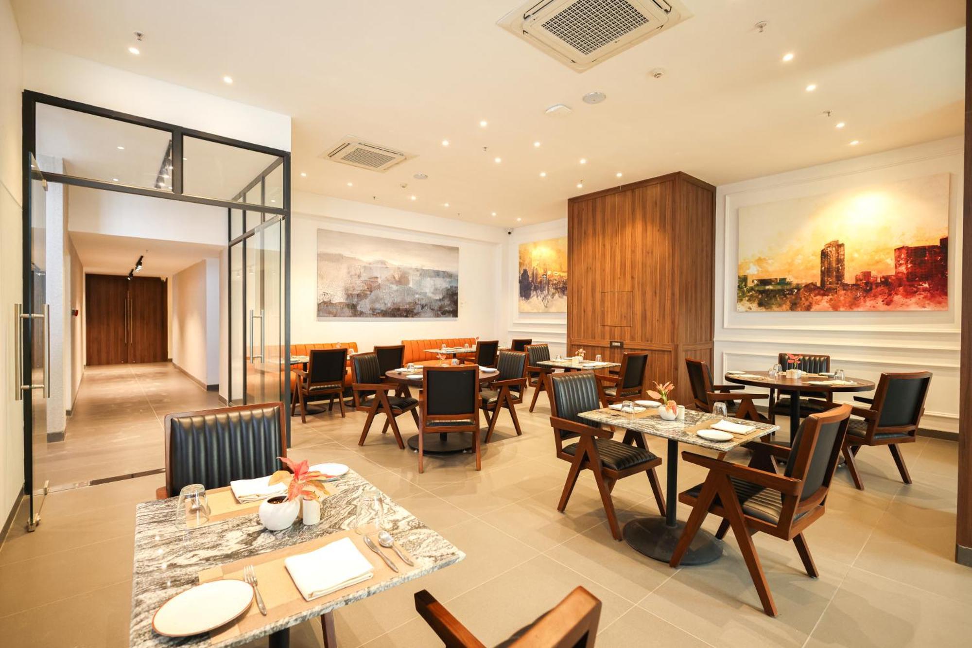 Rhythm Gurugram Hotel & Suites, Sohna Road Gurgaon Exterior foto