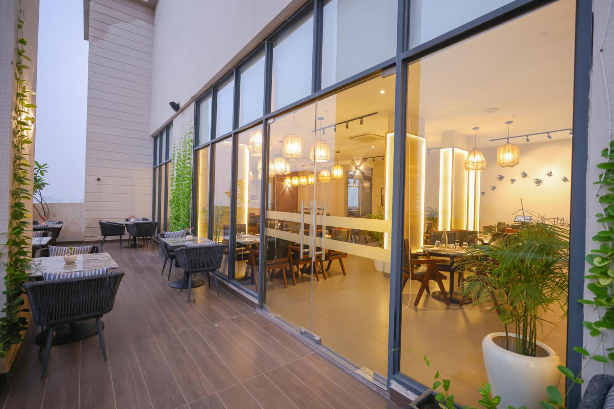 Rhythm Gurugram Hotel & Suites, Sohna Road Gurgaon Exterior foto